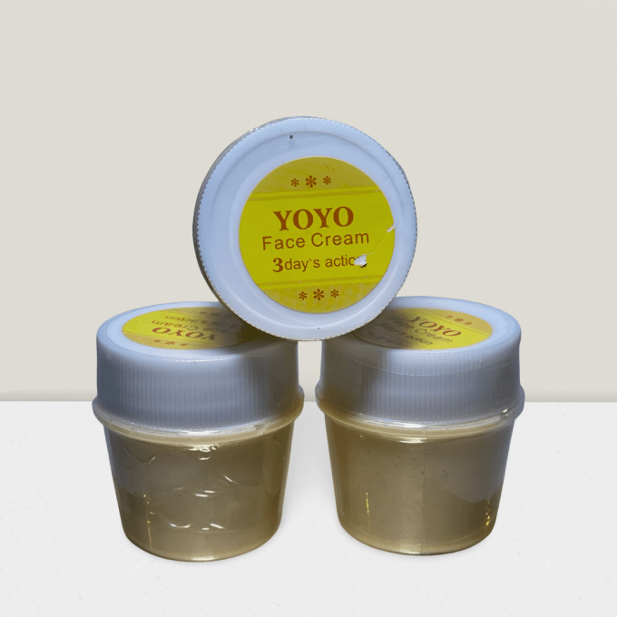 CRÈME YOYO ÉCLAIRCISSANTE ANTI-IMPERFECTION